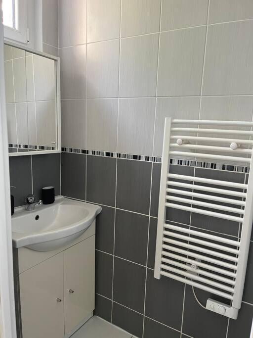 Logement 10 Minutes De Rouen Oissel Exterior foto